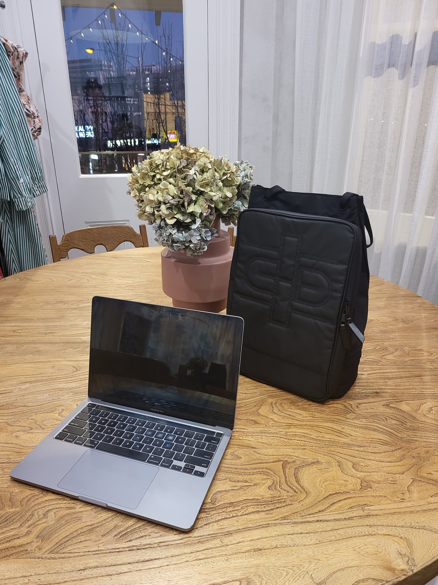 Weekday Essential Tote Bag--Black